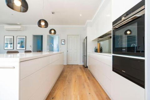 VIEWS FOREVER INVERLOCH - Accommodation Sunshine Coast 4