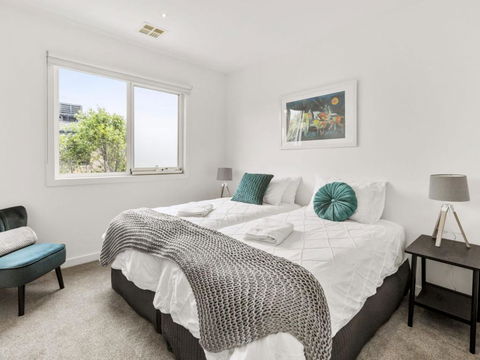 BANGALOW MORNINGTON - Accommodation Sunshine Coast 3