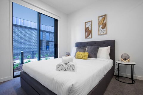 Elegant Stylish Living@mooneeponds Wifi/parking - Accommodation Sunshine Coast 6