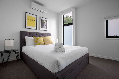 Elegant Stylish Living@mooneeponds Wifi/parking - Accommodation Sunshine Coast 1