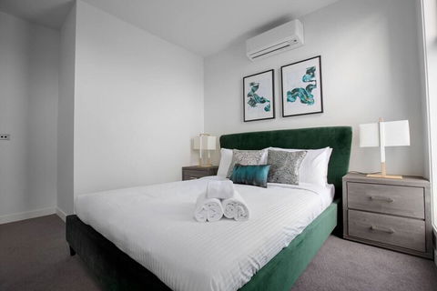 Taste Of Art! Stunning Townhouse Stayatmoonee Ponds - Accommodation Sunshine Coast 4
