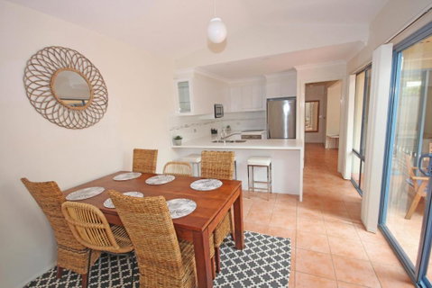 Santa Barbara - Accommodation Sunshine Coast 2