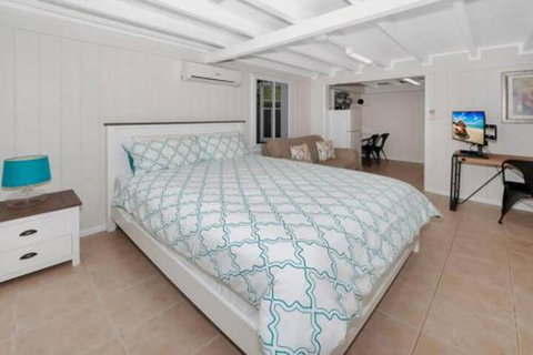 Studio 258 On Lake - Accommodation Sunshine Coast 1