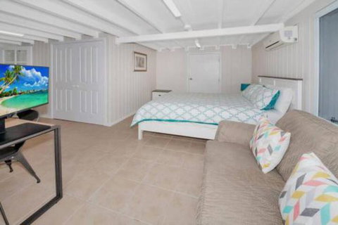Studio 258 On Lake - Accommodation Sunshine Coast 4
