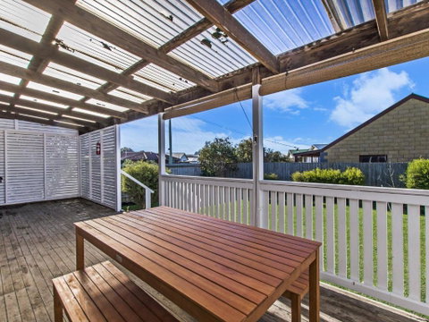 Driftwood House - Accommodation Sunshine Coast 5