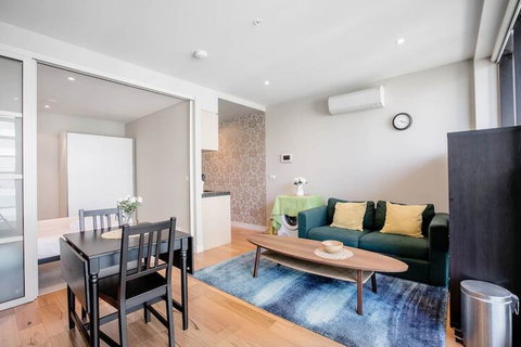 Cozy 1 Bedroom In Melbourne Great View - Accommodation Sunshine Coast 5
