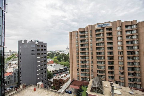 City Living At Best Location In Melbourne - Accommodation Sunshine Coast 2