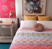 Stylish Comfortable Central Artists Home - Accommodation Sunshine Coast