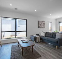 Comfy And Warm Home In Point Cook - Accommodation Sunshine Coast