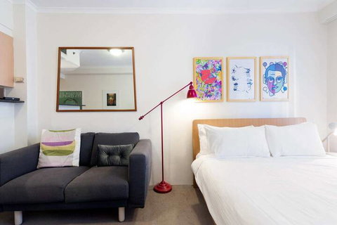 Amazing Studio With Pool In Central Sydney - Accommodation Sunshine Coast 4