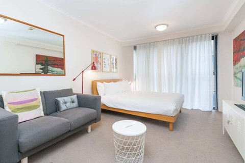 Amazing Studio With Pool In Central Sydney - Accommodation Sunshine Coast 6