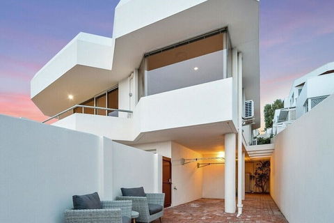 Cottesloe Ocean View House - Accommodation Sunshine Coast 2