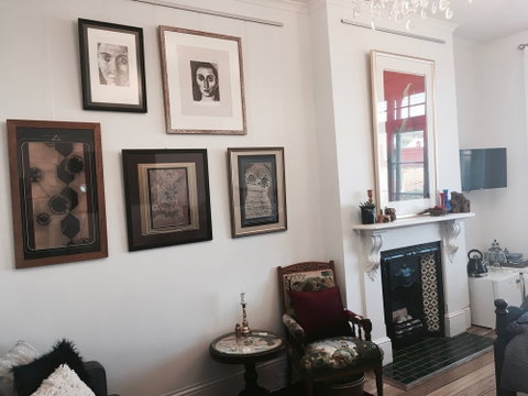 Assemblage Boutique Art Bed & Breakfast - Accommodation Sunshine Coast 1