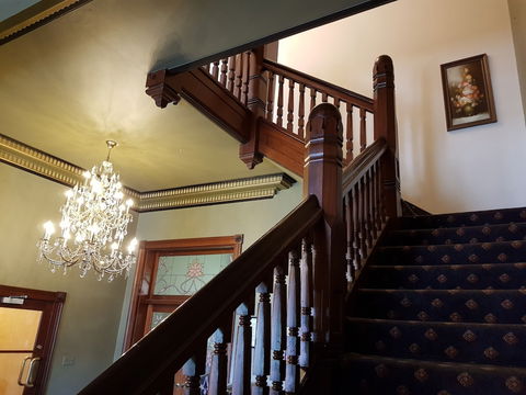 Madden's Commercial Hotel - Accommodation Sunshine Coast 6