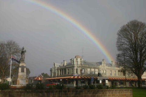 Madden's Commercial Hotel - Accommodation Sunshine Coast 0