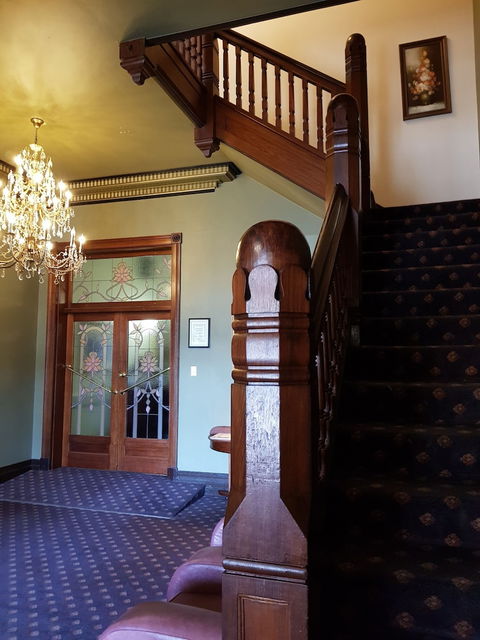 Madden's Commercial Hotel - Accommodation Sunshine Coast 5