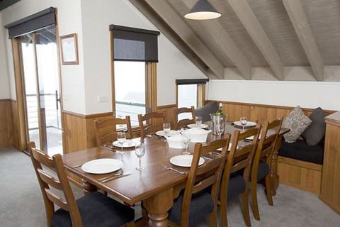 Eagles Nest - Accommodation Sunshine Coast 4