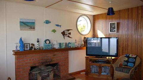 The Love Shack Bridport - Accommodation Sunshine Coast 5