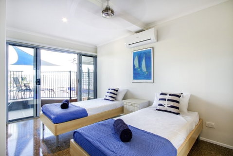 A Point Of View Airlie Beach - Accommodation Sunshine Coast 3