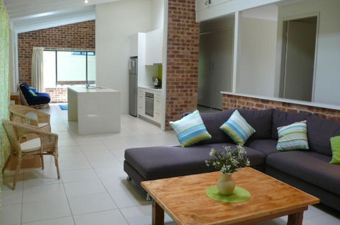 SPLASH - Accommodation Sunshine Coast 3