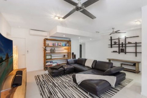 Luxury PoolSide Apartment In Beachfront - Accommodation Sunshine Coast 0