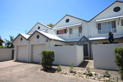 Waters Edge - Accommodation Sunshine Coast 3