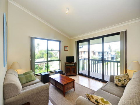 Pet Friendly On Pelican Close To Myall River - Accommodation Sunshine Coast 4