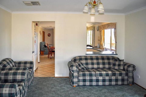 Baywatch - Accommodation Sunshine Coast 5