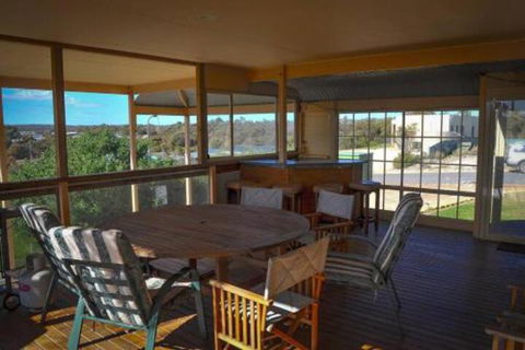 Baywatch - Accommodation Sunshine Coast 0