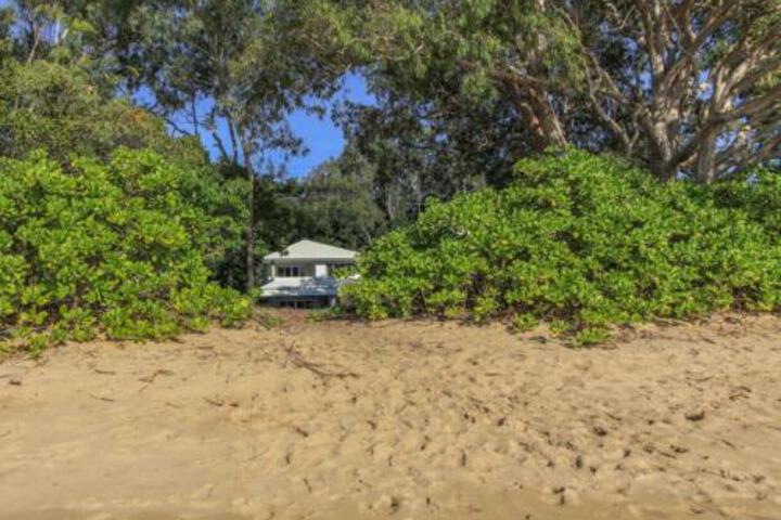 Cairns Northern Beaches QLD Accommodation Sunshine Coast