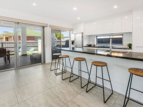 CASABLANCA DROMANA - Accommodation Sunshine Coast 4
