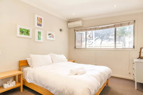 Quiet Terrace Townhouse On The City Fringe - Accommodation Sunshine Coast 5