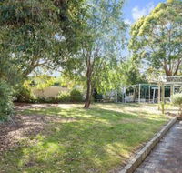 GUMS  ROSES Family home in the heart of town. - Accommodation Sunshine Coast