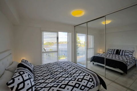 Modern Studio Apartment With Pool & Amazing Views - Accommodation Sunshine Coast 5