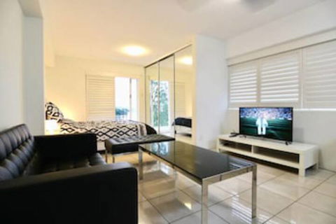 Modern Studio Apartment With Pool & Amazing Views - Accommodation Sunshine Coast 0