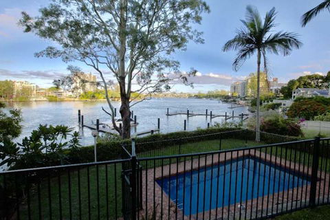 Modern Studio Apartment With Pool & Amazing Views - Accommodation Sunshine Coast 2