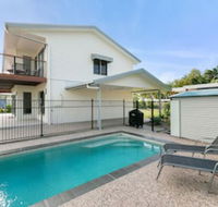 Tropical Beachside Oasis in Clifton Beach - Accommodation Sunshine Coast
