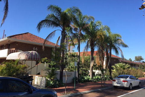 B6 Cafes & Restaurants Close To UWA - Accommodation Sunshine Coast 5