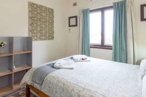 B6 Cafes & Restaurants Close To UWA - Accommodation Sunshine Coast 6