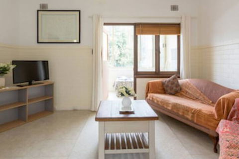 B6 Cafes & Restaurants Close To UWA - Accommodation Sunshine Coast 0