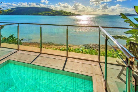 Yacht Club 19 Bijou De Mer 2 Buggies - Accommodation Sunshine Coast 3