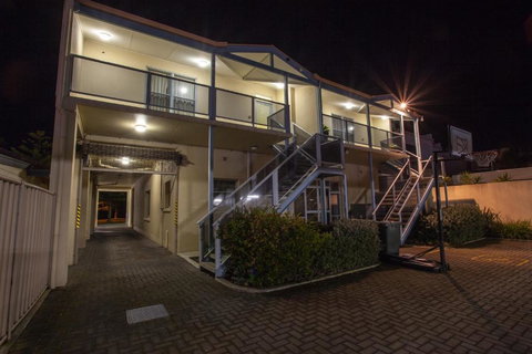 Port Lincoln Foreshore Apartments - Accommodation Sunshine Coast 2