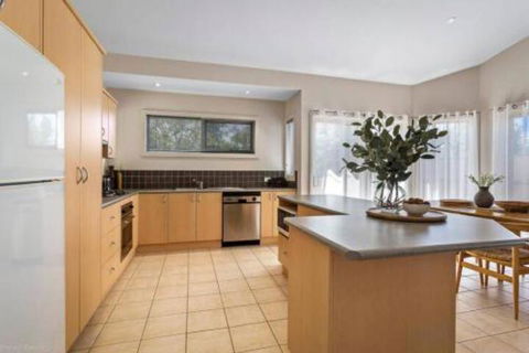 DRIFTWOOD VILLA Free Wifi Walk To Beach - Accommodation Sunshine Coast 5