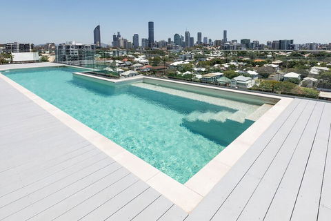 Linton Hotel - Accommodation Sunshine Coast 2