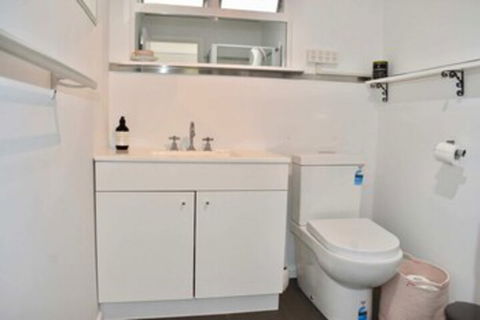 Charming 1BD Apartment In Leafy Green Hawthorn! - Accommodation Sunshine Coast 0