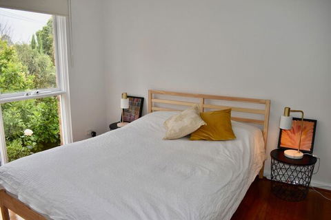 Charming 1BD Apartment In Leafy Green Hawthorn! - Accommodation Sunshine Coast 1