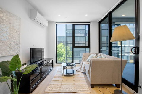 Stunning Bright Apartment At Hawthron/Glenferrie Station - Accommodation Sunshine Coast 7