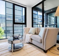 Stunning Bright Apartment At Hawthron/Glenferrie Station - Accommodation Sunshine Coast