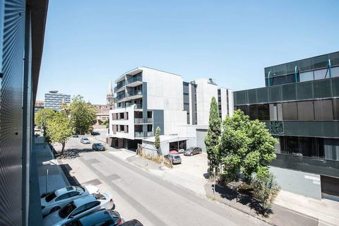 Stunning Bright Apartment At Hawthron/Glenferrie Station - Accommodation Sunshine Coast 1