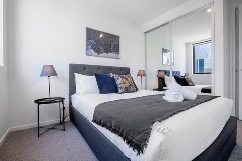Stunning Bright Apartment At Hawthron/Glenferrie Station - Accommodation Sunshine Coast 4